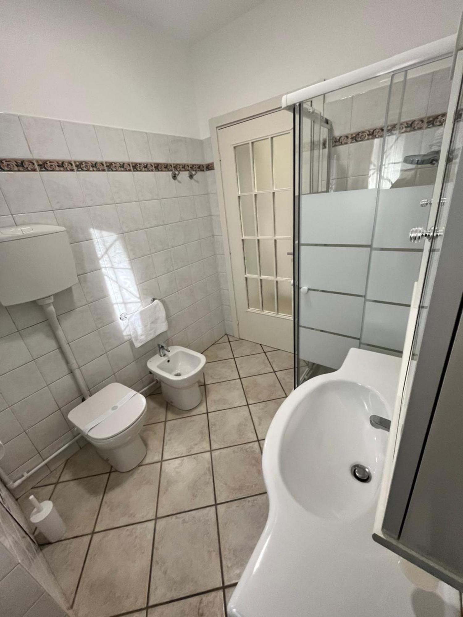 Appartamento In Villa Nico'S Home Gallarate Luaran gambar
