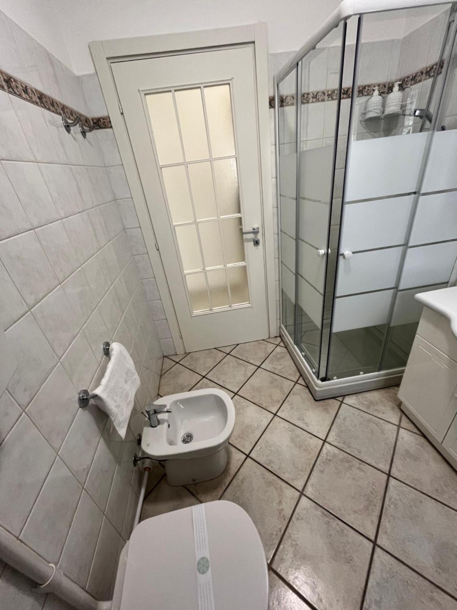 Appartamento In Villa Nico'S Home Gallarate Luaran gambar